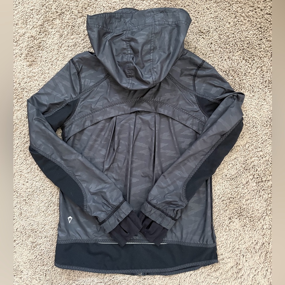 Ivivva Jacket by Lululemon Speed Ahead Jacket Black Zip Up Hooded Windbreaker - Picture 3 of 7